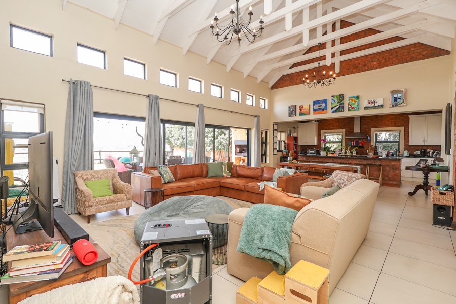 To Let 4 Bedroom Property for Rent in The Coves North West